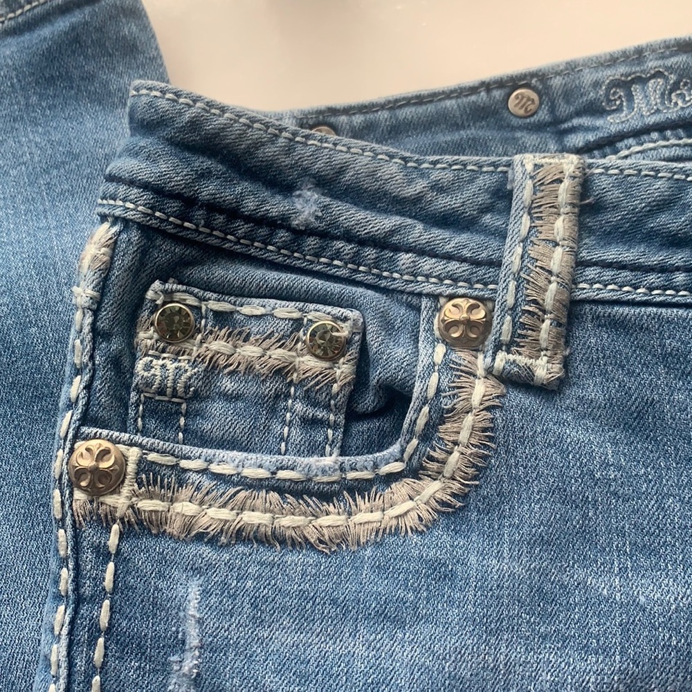 Miss Me Lightly Distressed Boot Cut Jeans Size 26 - Picture 5 of 12